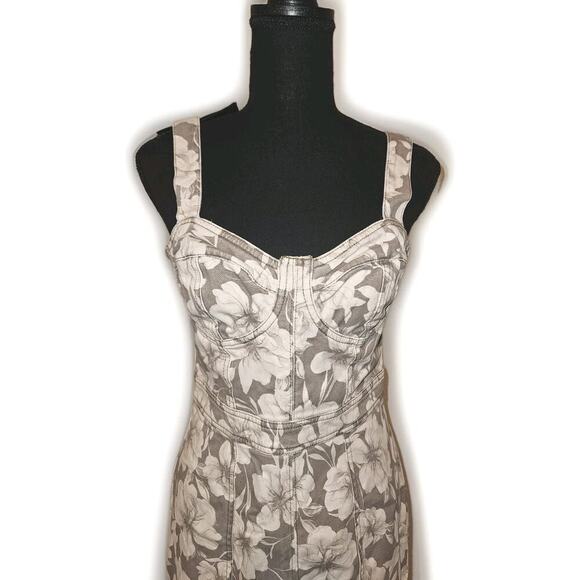 NWOT Guess Womens Size Medium Tan Chloe Dress Denim Stretch Fitted Bodice - Picture 2 of 12